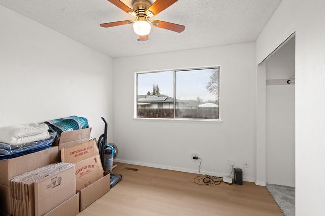 2744 Merriman Road, Medford, OR 97501