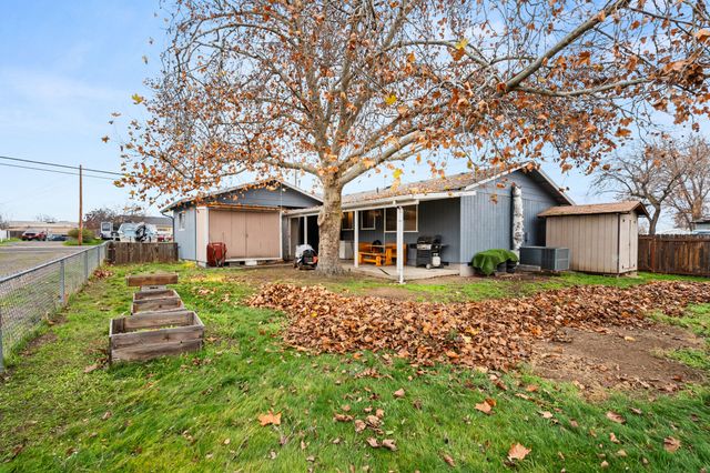 2744 Merriman Road, Medford, OR 97501