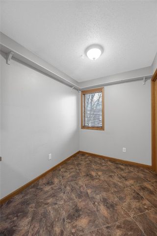 6965 Doubletree Rd NE, Cedar Rapids, IA 52402