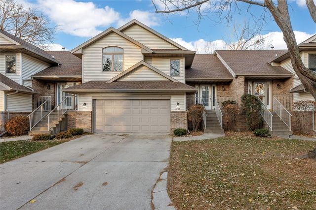 6965 Doubletree Rd NE, Cedar Rapids, IA 52402