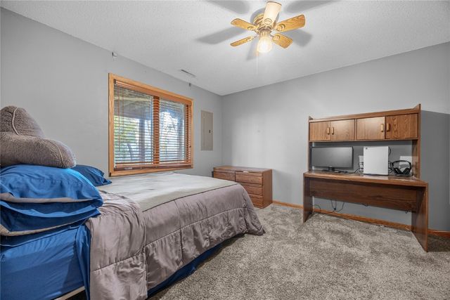 6965 Doubletree Rd NE, Cedar Rapids, IA 52402