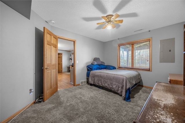 6965 Doubletree Rd NE, Cedar Rapids, IA 52402