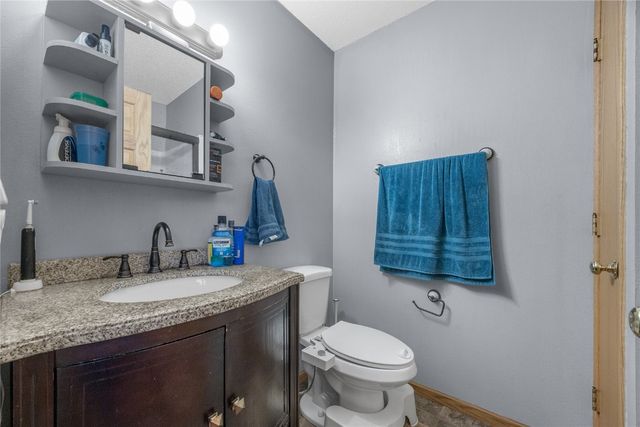 6965 Doubletree Rd NE, Cedar Rapids, IA 52402