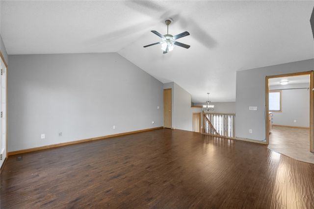 6965 Doubletree Rd NE, Cedar Rapids, IA 52402