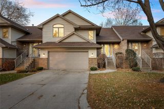 6965 Doubletree Rd NE, Cedar Rapids, IA 52402