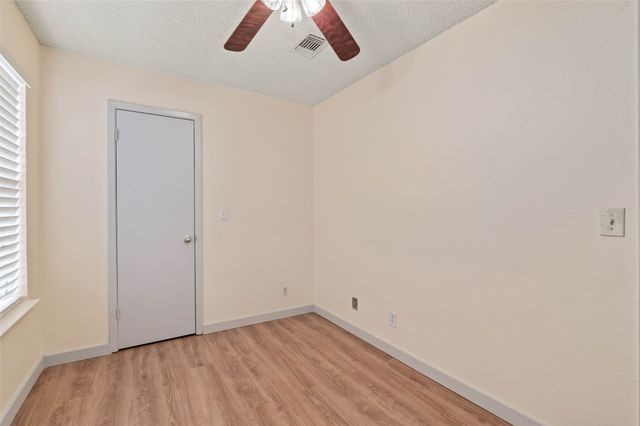 700 W Collins Street, Denton, TX 76201