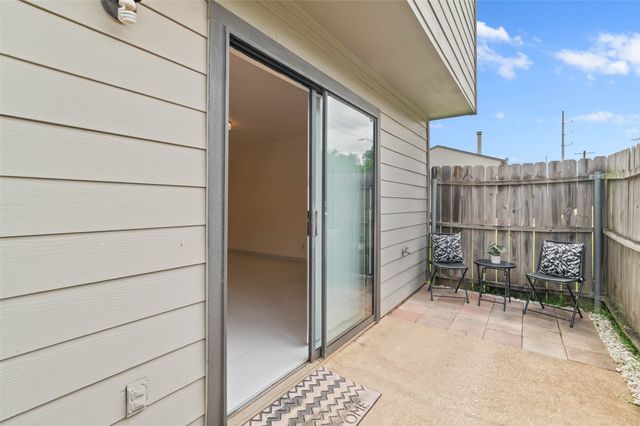 700 W Collins Street, Denton, TX 76201