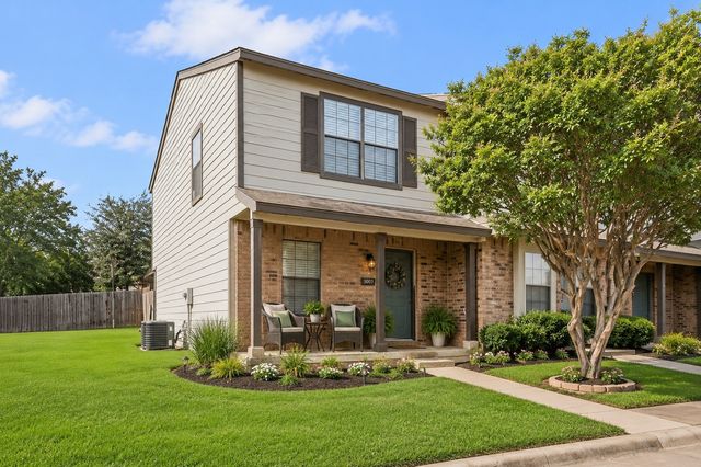 700 W Collins Street, Denton, TX 76201