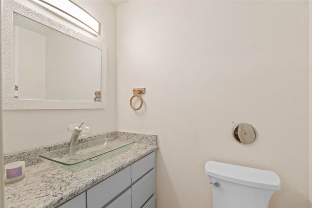 700 W Collins Street, Denton, TX 76201