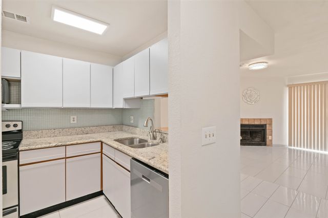 700 W Collins Street, Denton, TX 76201