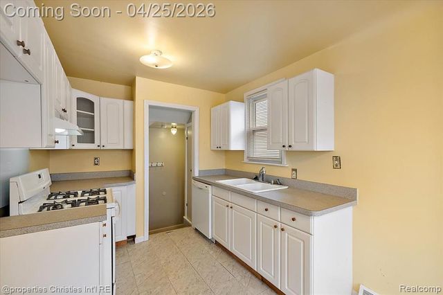 25373 Ivanhoe, Redford, MI 48239