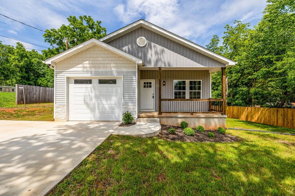 519 S Shamrock, Landrum, SC 29356