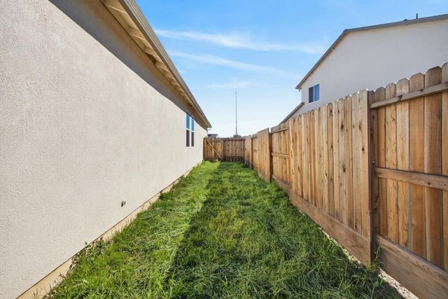 2163 Par Ct, Marysville, CA 95901