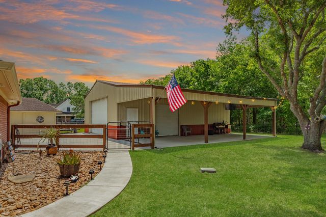 5620 County Road 166, Alvin, TX 77511