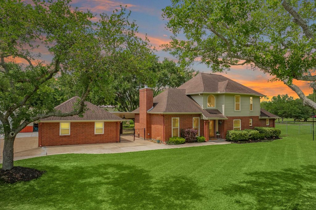 5620 County Road 166, Alvin, TX 77511