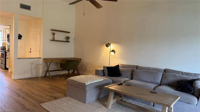 9828 Luna CIR H202, Naples, FL 34109