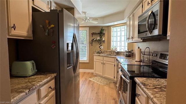 9828 Luna CIR H202, Naples, FL 34109
