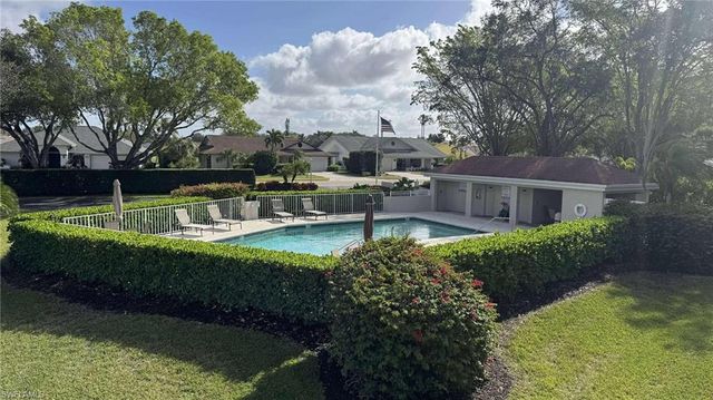 9828 Luna CIR H202, Naples, FL 34109