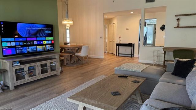 9828 Luna CIR H202, Naples, FL 34109