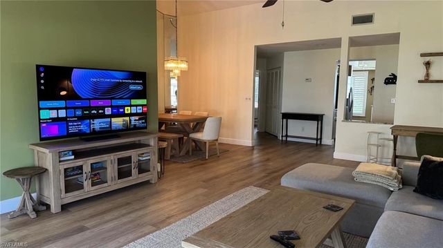 9828 Luna CIR H202, Naples, FL 34109