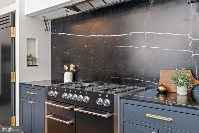 4929 LOWELL ST NW, Washington, DC 20016