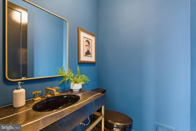 4929 LOWELL ST NW, Washington, DC 20016