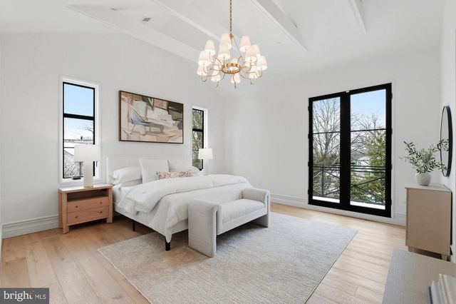 4929 LOWELL ST NW, Washington, DC 20016