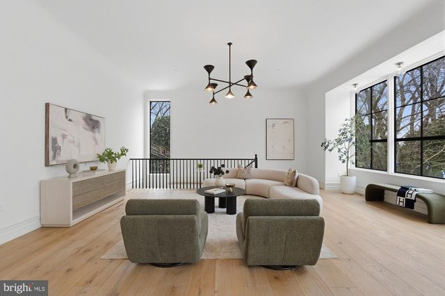 4929 LOWELL ST NW, Washington, DC 20016