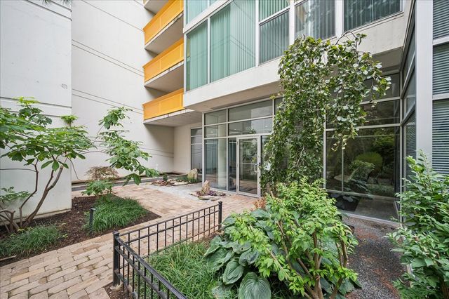 1580 SHERMAN Avenue PH08, Evanston, IL 60201