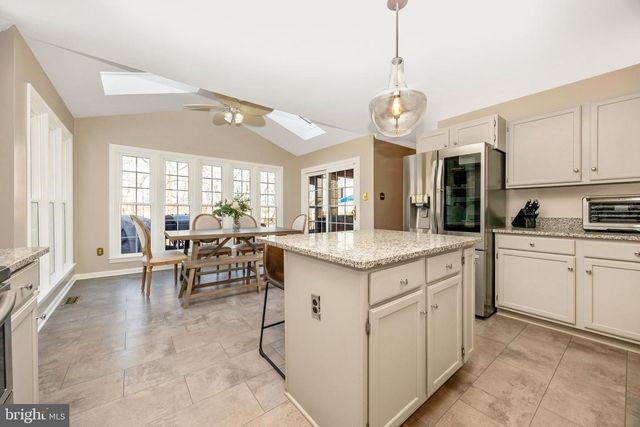 925 SUNSET VALLEY DR, Sykesville, MD 21784