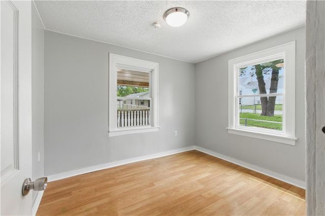 814 S Saville Avenue, Independence, MO 64052