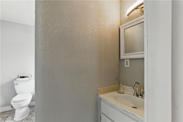 814 S Saville Avenue, Independence, MO 64052