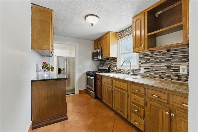 814 S Saville Avenue, Independence, MO 64052