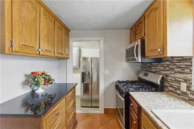 814 S Saville Avenue, Independence, MO 64052