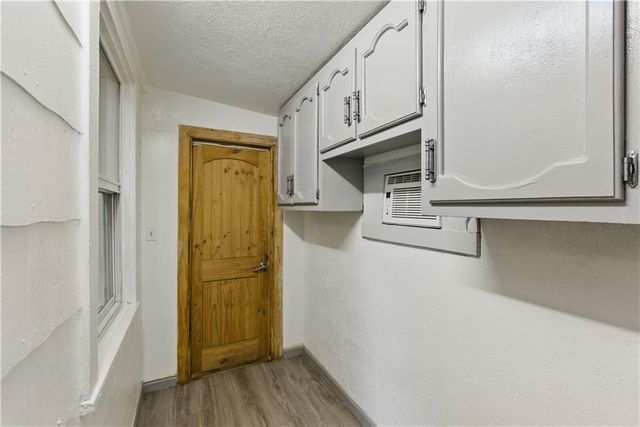 814 S Saville Avenue, Independence, MO 64052