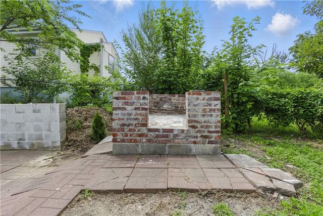 814 S Saville Avenue, Independence, MO 64052