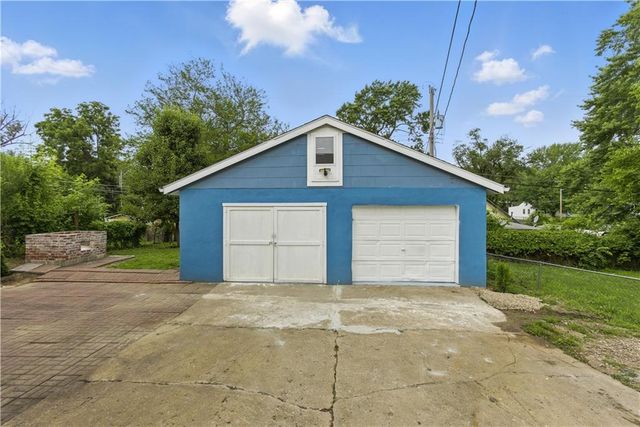 814 S Saville Avenue, Independence, MO 64052