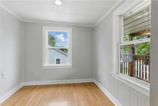 814 S Saville Avenue, Independence, MO 64052