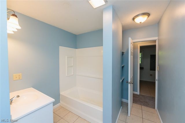 6035 Chapel Road, Madison, OH 44057