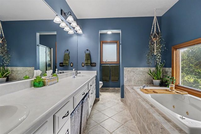 2685 Hunters Point, Kalamazoo, MI 49048