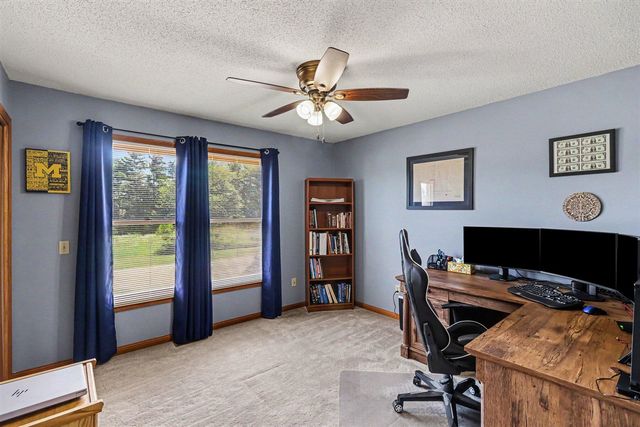 2685 Hunters Point, Kalamazoo, MI 49048