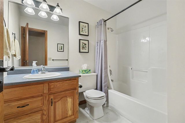 2685 Hunters Point, Kalamazoo, MI 49048