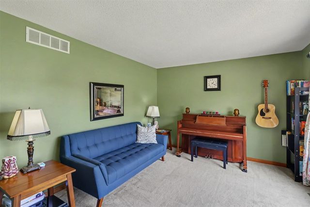 2685 Hunters Point, Kalamazoo, MI 49048