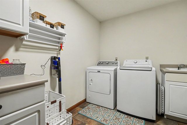 2685 Hunters Point, Kalamazoo, MI 49048