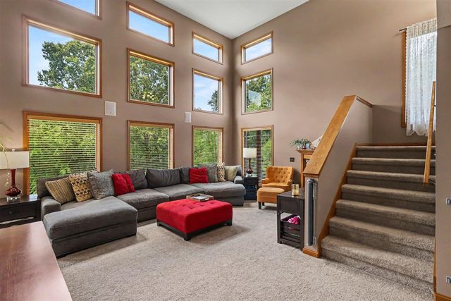 2685 Hunters Point, Kalamazoo, MI 49048