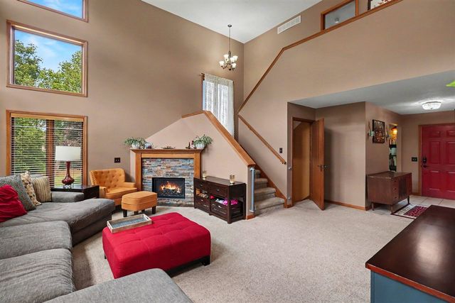 2685 Hunters Point, Kalamazoo, MI 49048