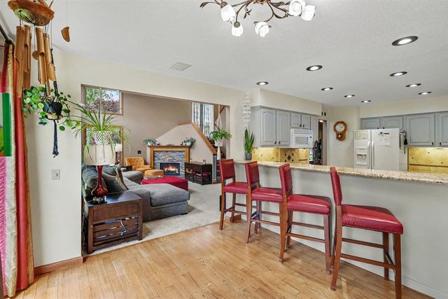 2685 Hunters Point, Kalamazoo, MI 49048