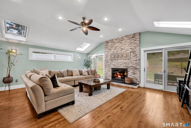 204 Braeside Drive, Hamden, CT 06514
