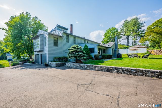 204 Braeside Drive, Hamden, CT 06514
