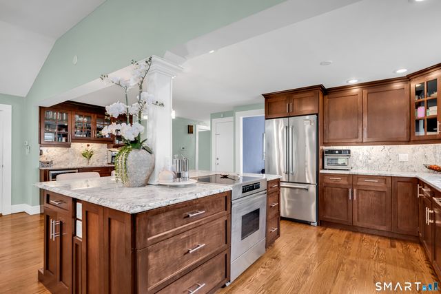 204 Braeside Drive, Hamden, CT 06514